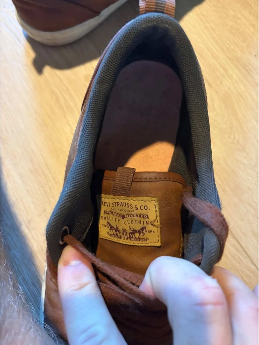 levi men’s dress shoes size 9.5